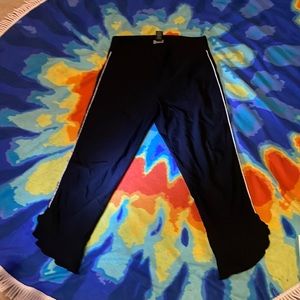 Capri pants with ankle detail